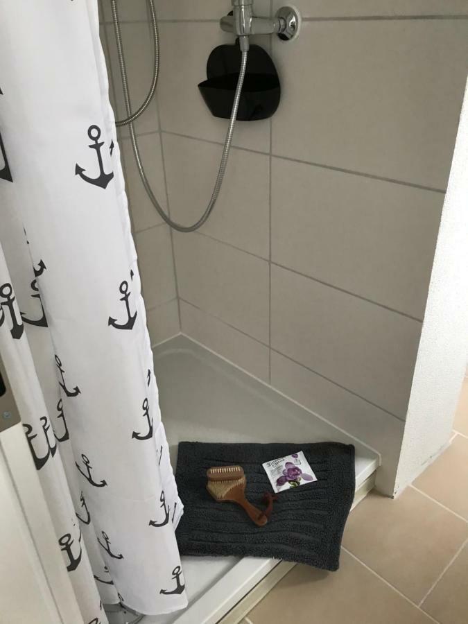 Helenes Ferienwohnung Auf Dem Bauernhof - Lausitzer Seenland Lauta Bagian luar foto
